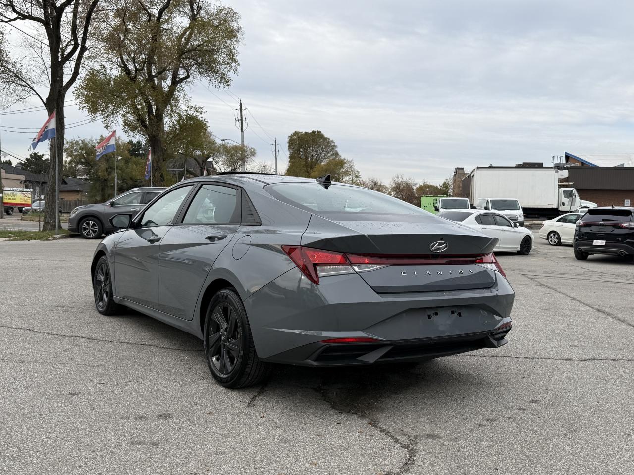 2022 Hyundai Elantra Preferred I IVT w-Sun & Tech Package I 2.0 I 4CYL Photo