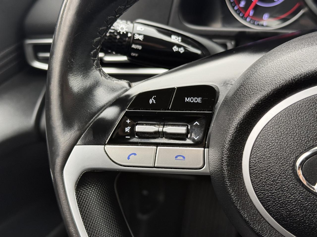 2022 Hyundai Elantra Preferred I IVT w-Sun & Tech Package I 2.0 I 4CYL Photo