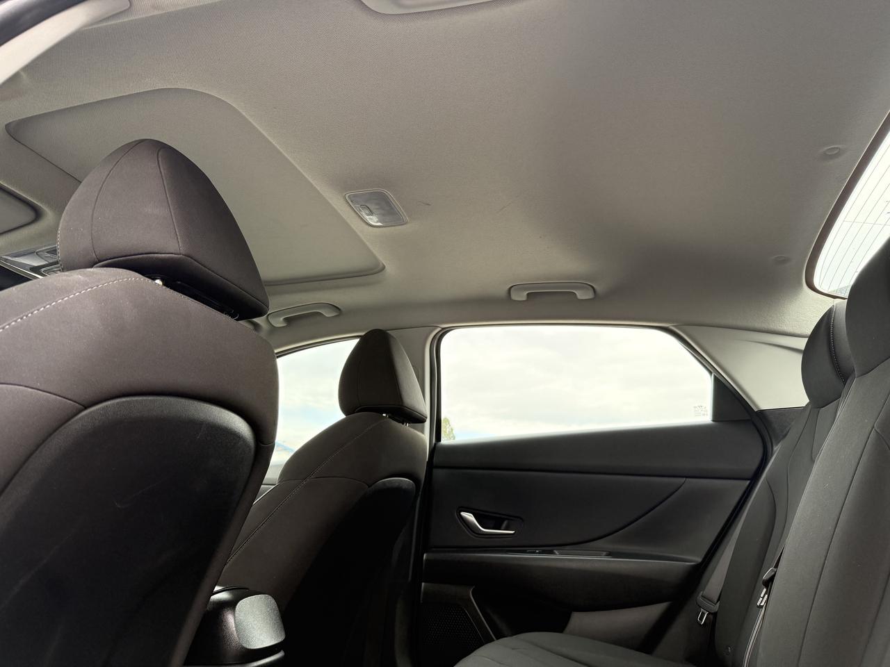 2022 Hyundai Elantra Preferred I IVT w-Sun & Tech Package I 2.0 I 4CYL Photo