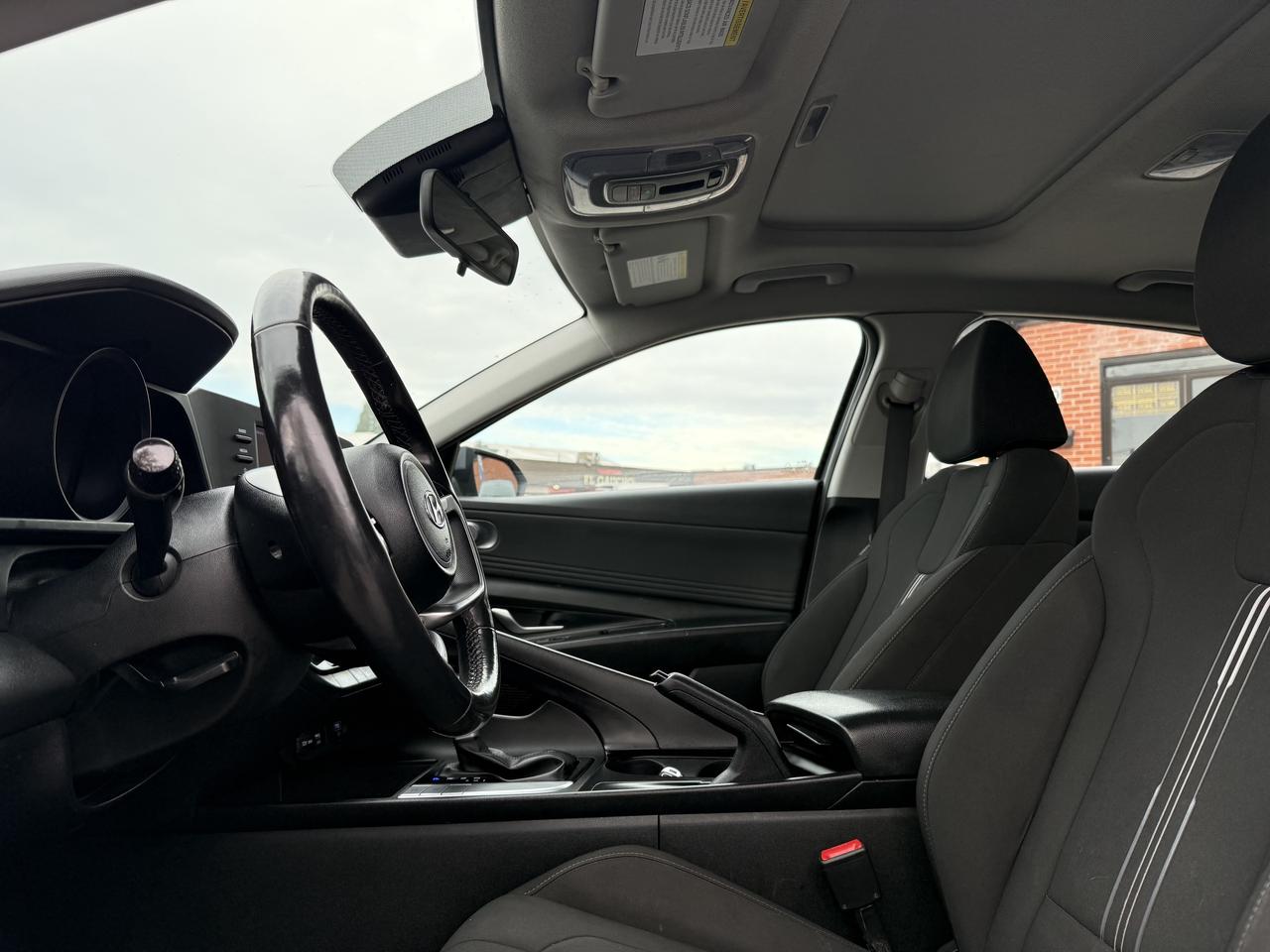 2022 Hyundai Elantra Preferred I IVT w-Sun & Tech Package I 2.0 I 4CYL Photo