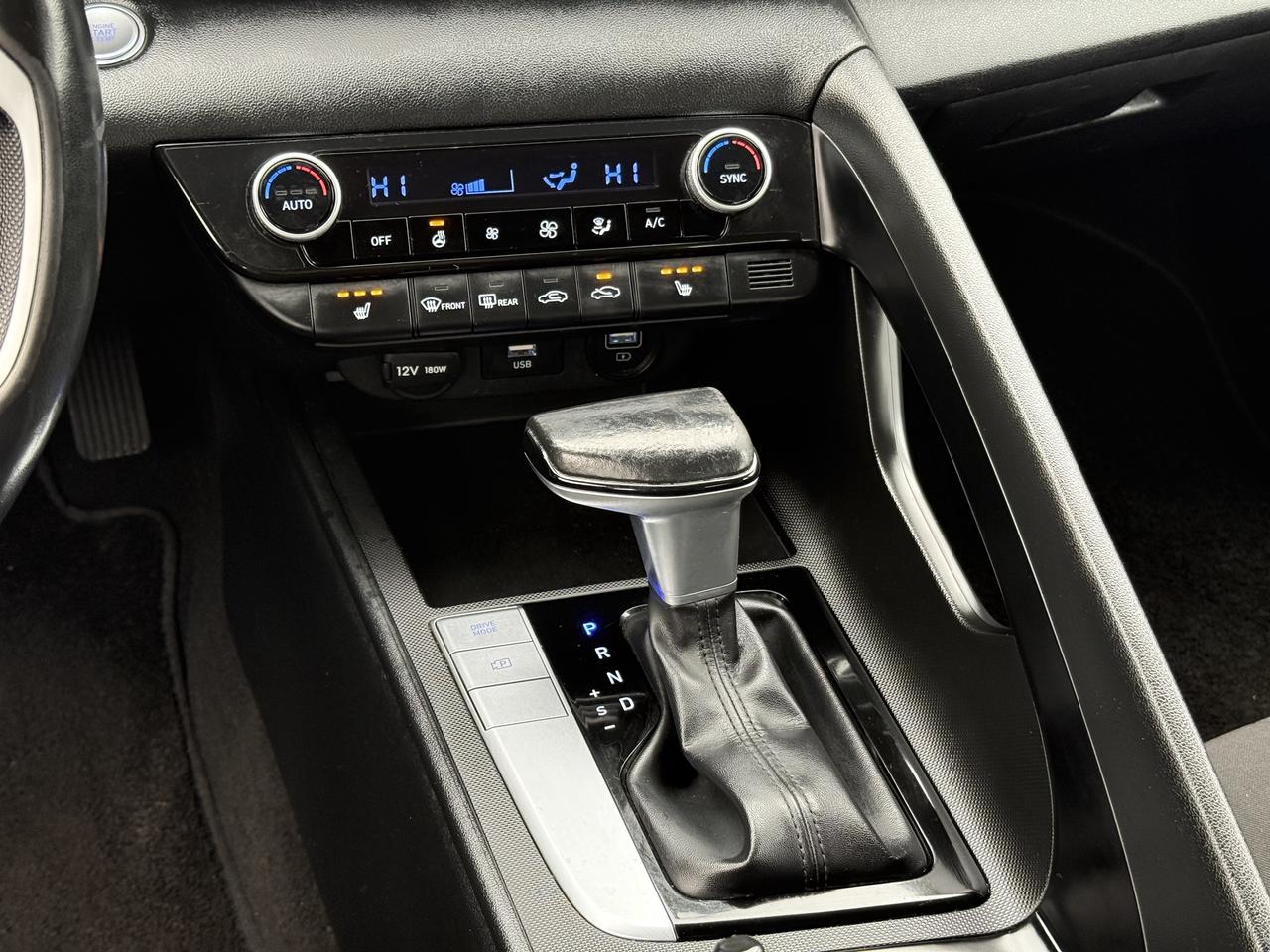 2022 Hyundai Elantra Preferred I IVT w-Sun & Tech Package I 2.0 I 4CYL Photo