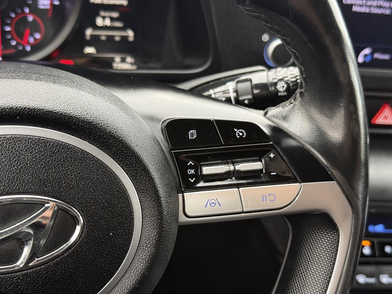 2022 Hyundai Elantra Preferred I IVT w-Sun & Tech Package I 2.0 I 4CYL Photo