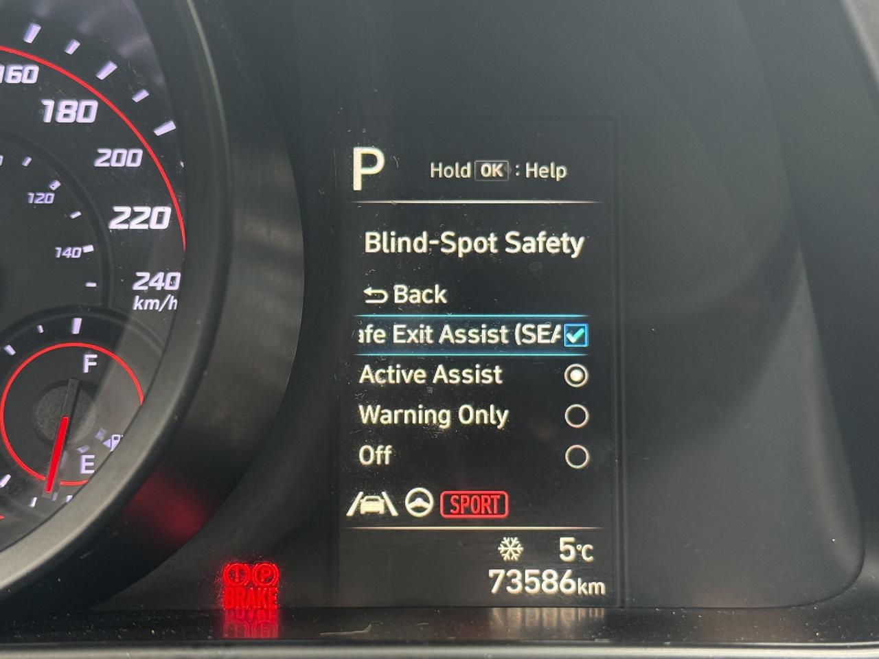 2022 Hyundai Elantra Preferred I IVT w-Sun & Tech Package I 2.0 I 4CYL Photo