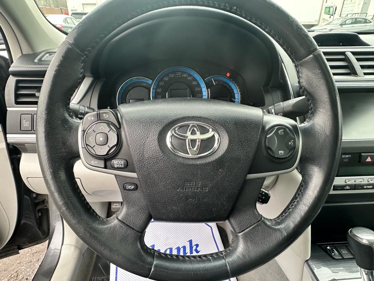 2014 Toyota Camry Hybrid XLE ~ HYBRID ~ NAV ~ REAR CAM ~ CERTIFIED Photo