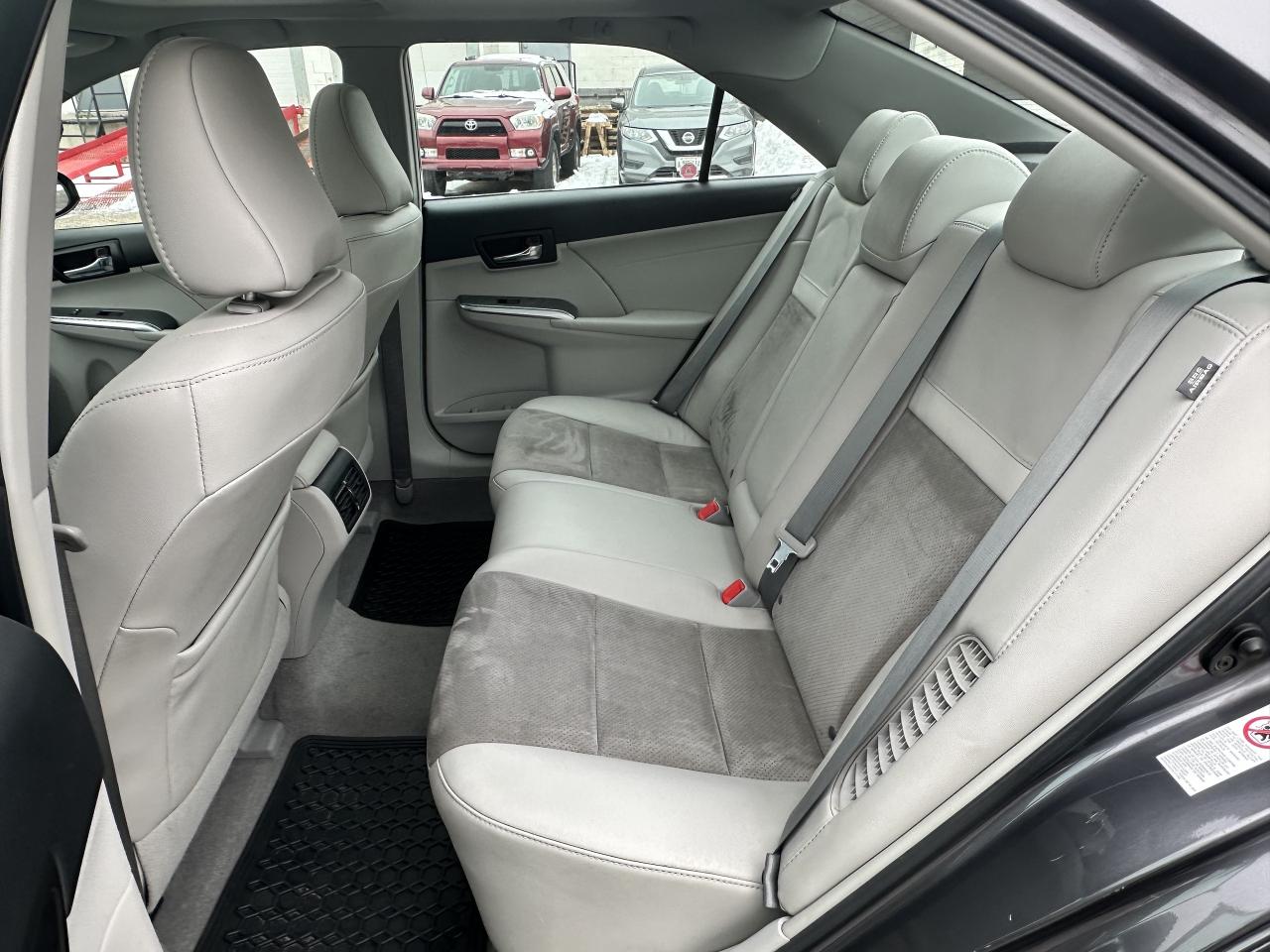 2014 Toyota Camry Hybrid XLE ~ HYBRID ~ NAV ~ REAR CAM ~ CERTIFIED Photo