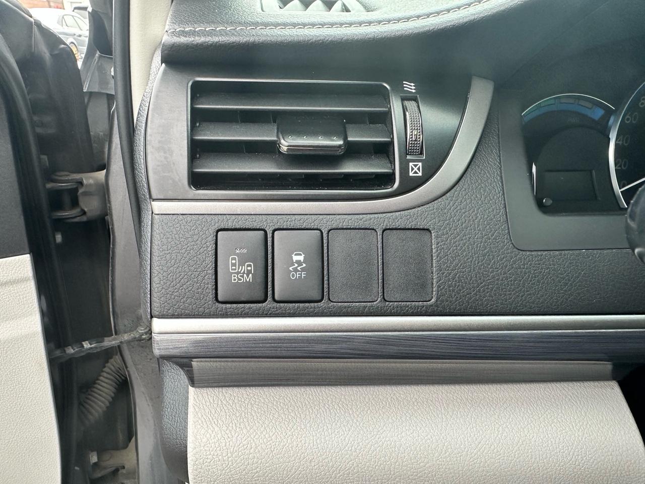 2014 Toyota Camry Hybrid XLE ~ HYBRID ~ NAV ~ REAR CAM ~ CERTIFIED Photo