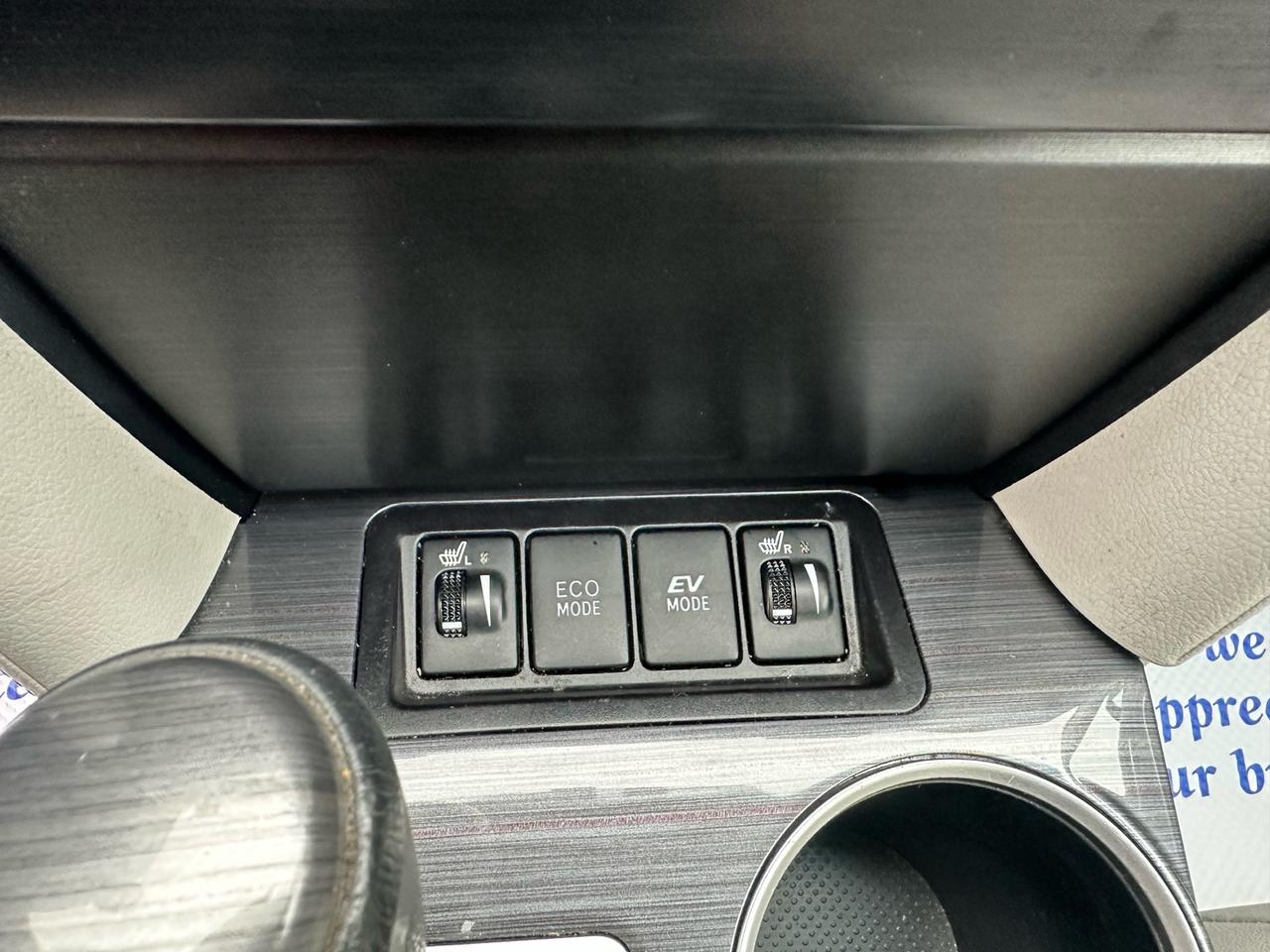 2014 Toyota Camry Hybrid XLE ~ HYBRID ~ NAV ~ REAR CAM ~ CERTIFIED Photo