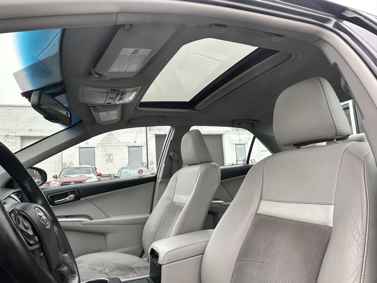 2014 Toyota Camry Hybrid XLE ~ HYBRID ~ NAV ~ REAR CAM ~ CERTIFIED Photo