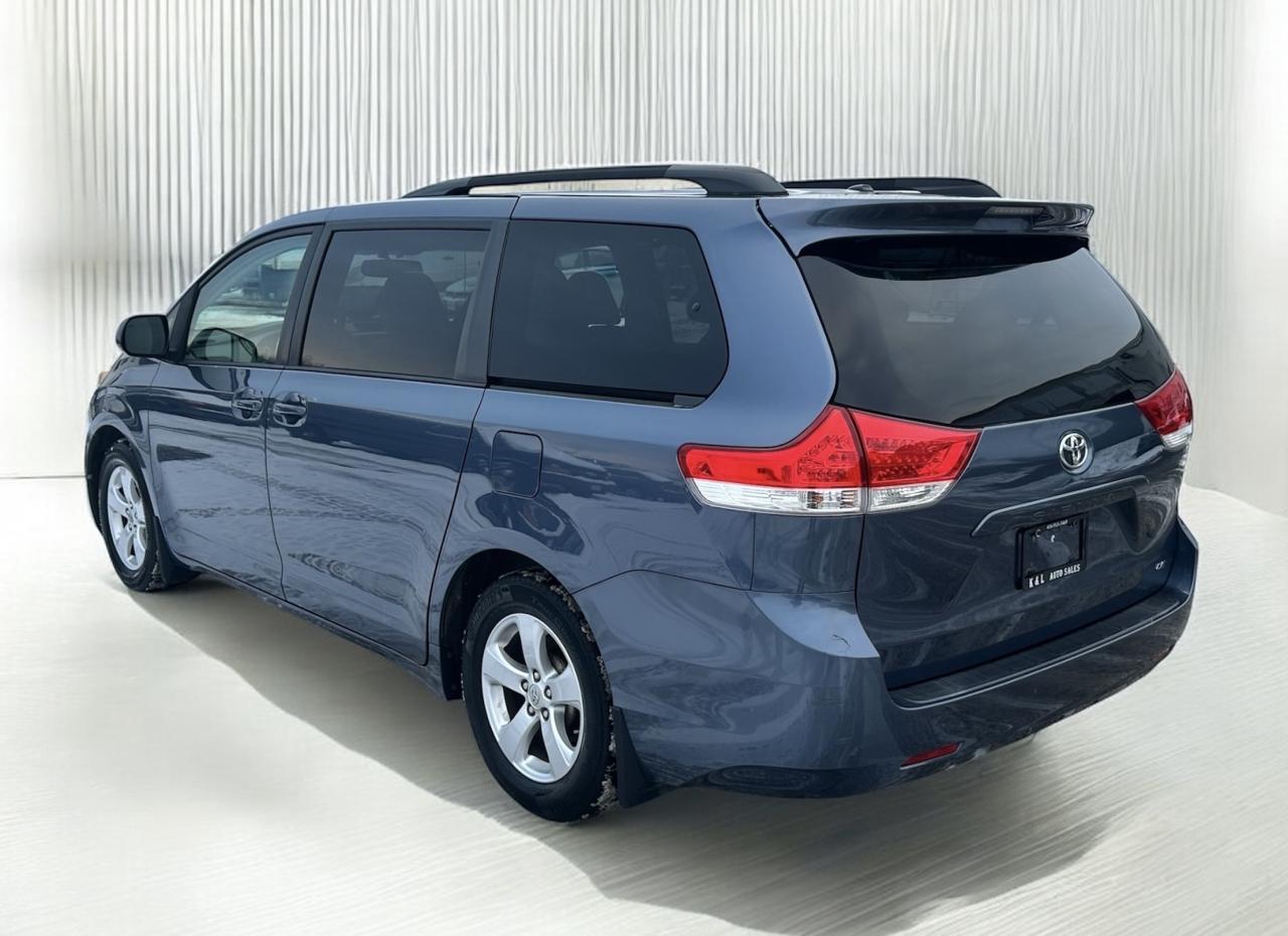 2014 Toyota Sienna LE ~ 8-Pass ~ PWR DOORS ~ NO ACCIDENTS Photo3
