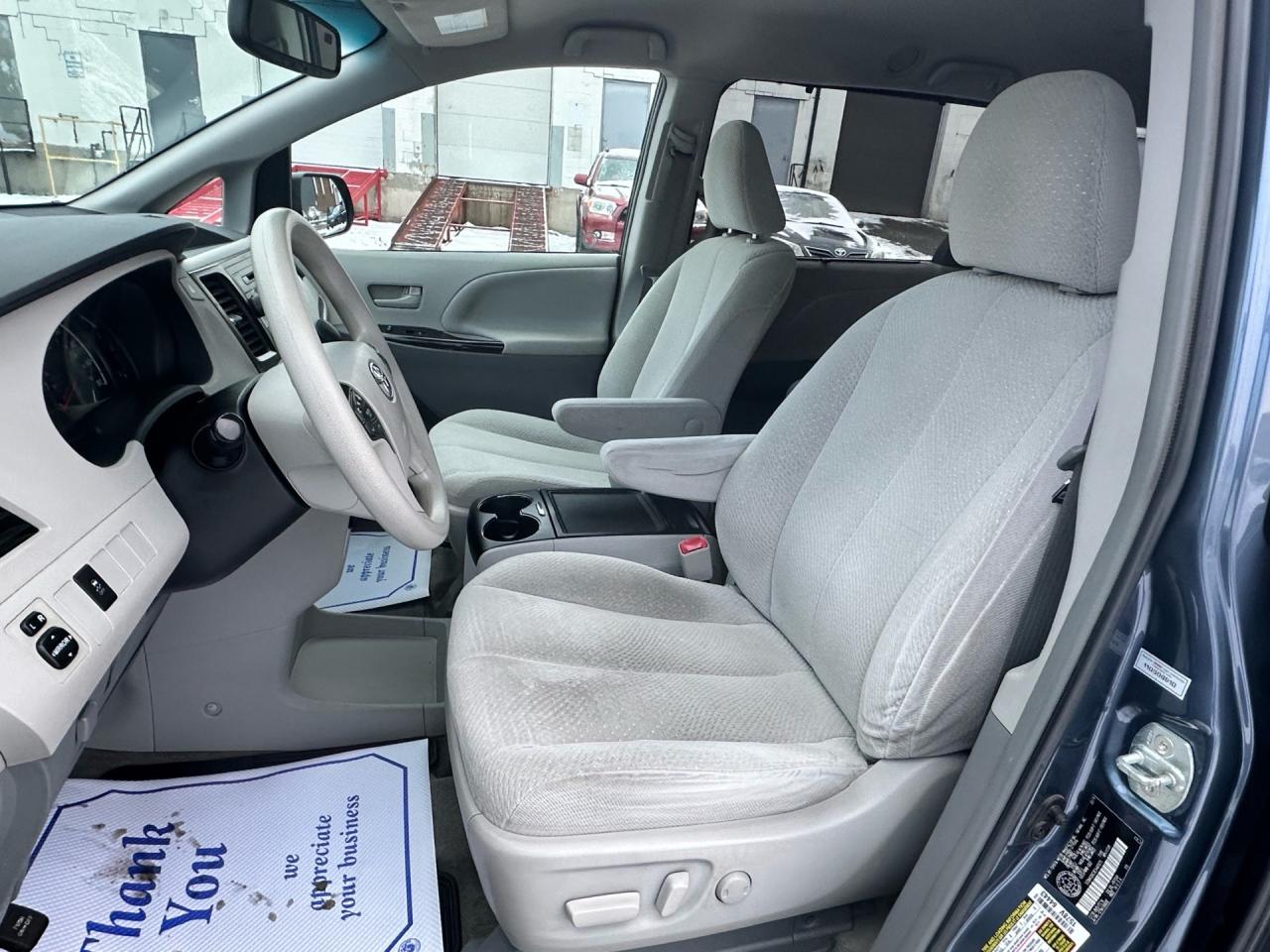 2014 Toyota Sienna LE ~ 8-Pass ~ PWR DOORS ~ NO ACCIDENTS Photo