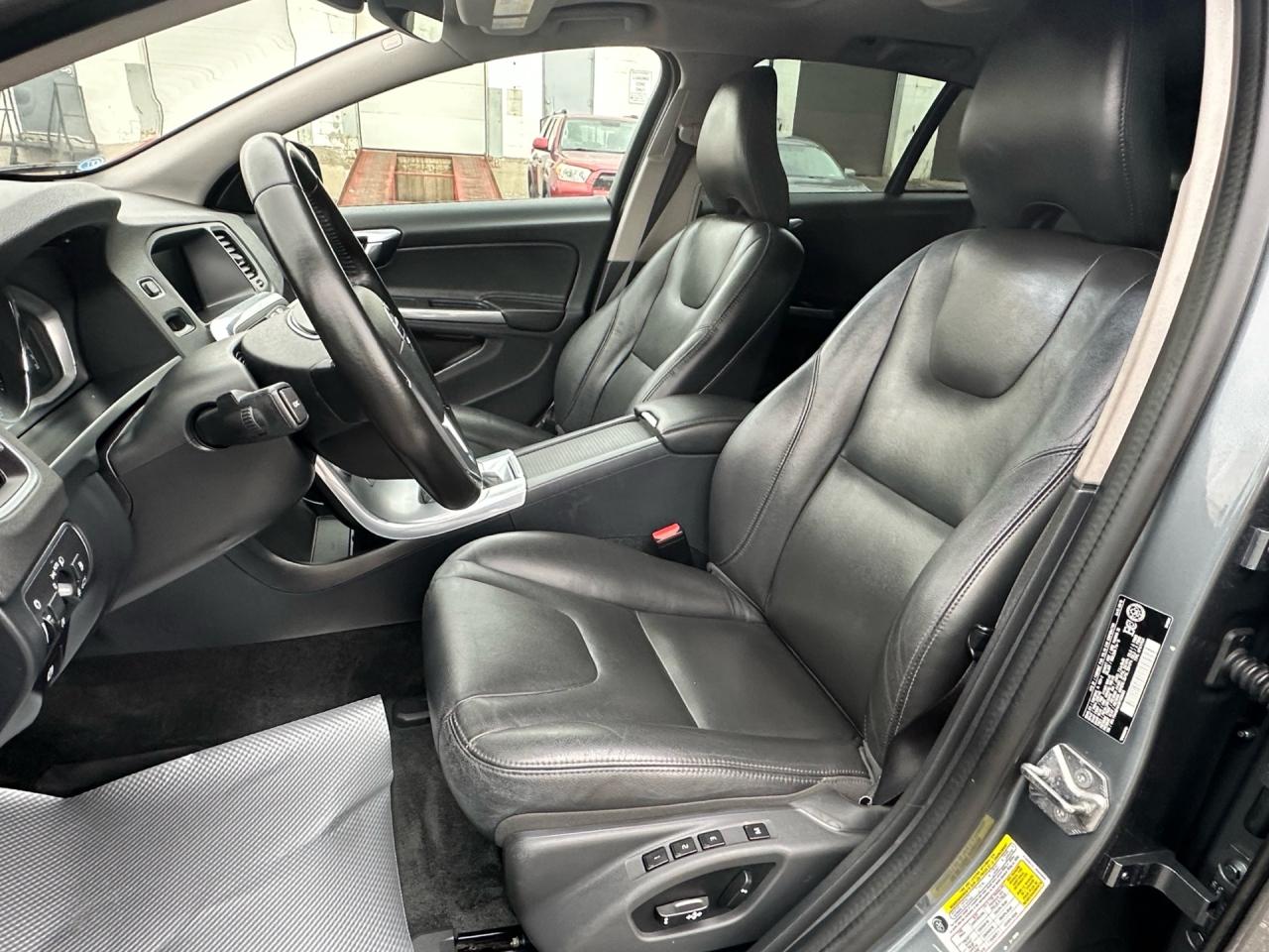 2017 Volvo V60 Cross Country T5 AWD ~ NO ACCIDENTS ~ CERTIFIED Photo