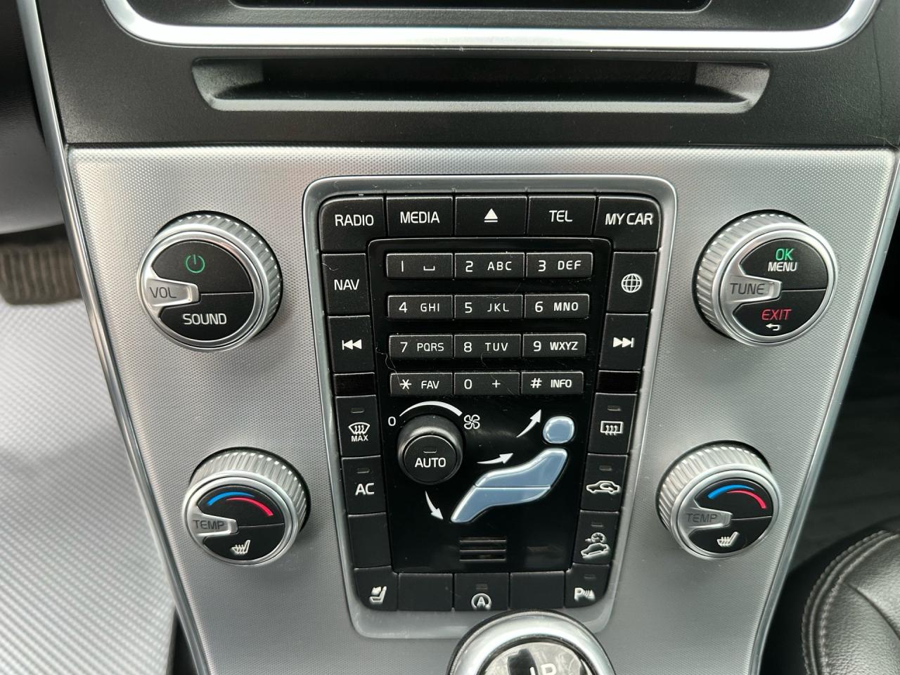 2017 Volvo V60 Cross Country T5 AWD ~ NO ACCIDENTS ~ CERTIFIED Photo