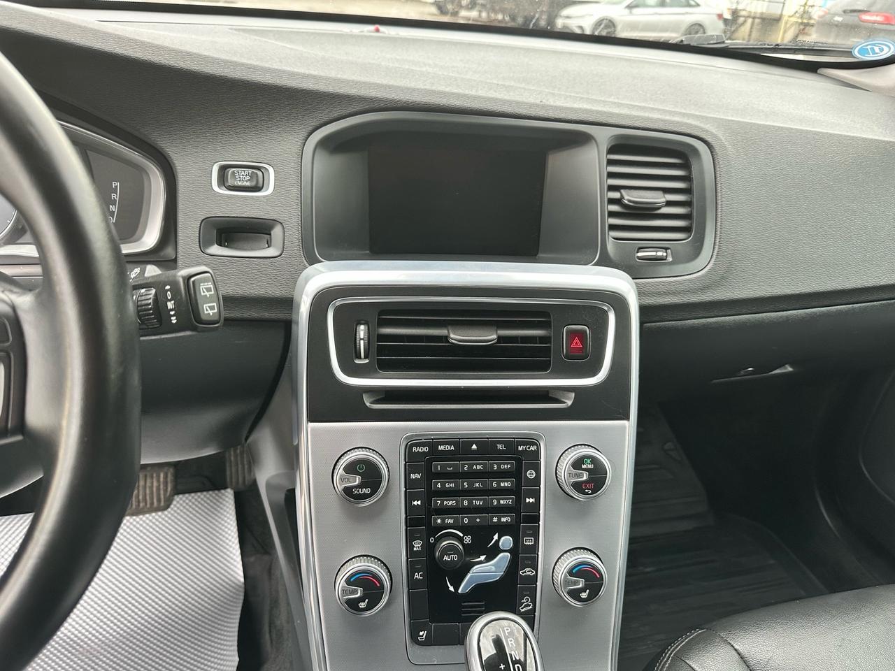 2017 Volvo V60 Cross Country T5 AWD ~ NO ACCIDENTS ~ CERTIFIED Photo