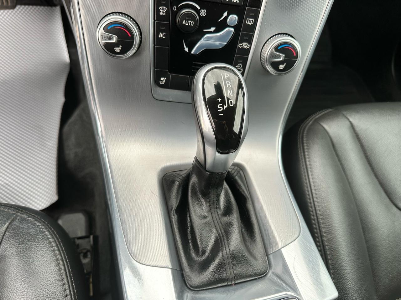 2017 Volvo V60 Cross Country T5 AWD ~ NO ACCIDENTS ~ CERTIFIED Photo