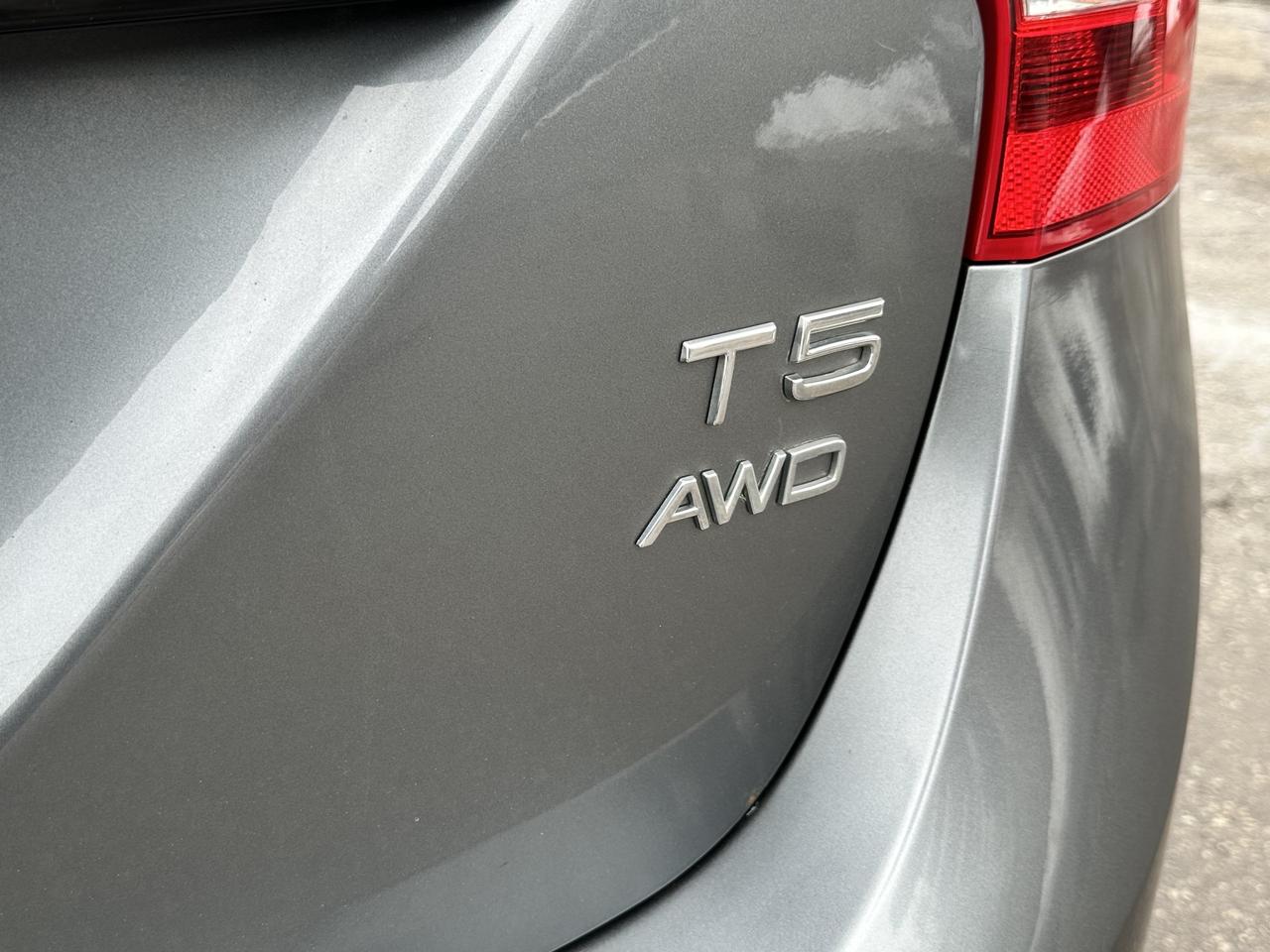 2017 Volvo V60 Cross Country T5 AWD ~ NO ACCIDENTS ~ CERTIFIED Photo