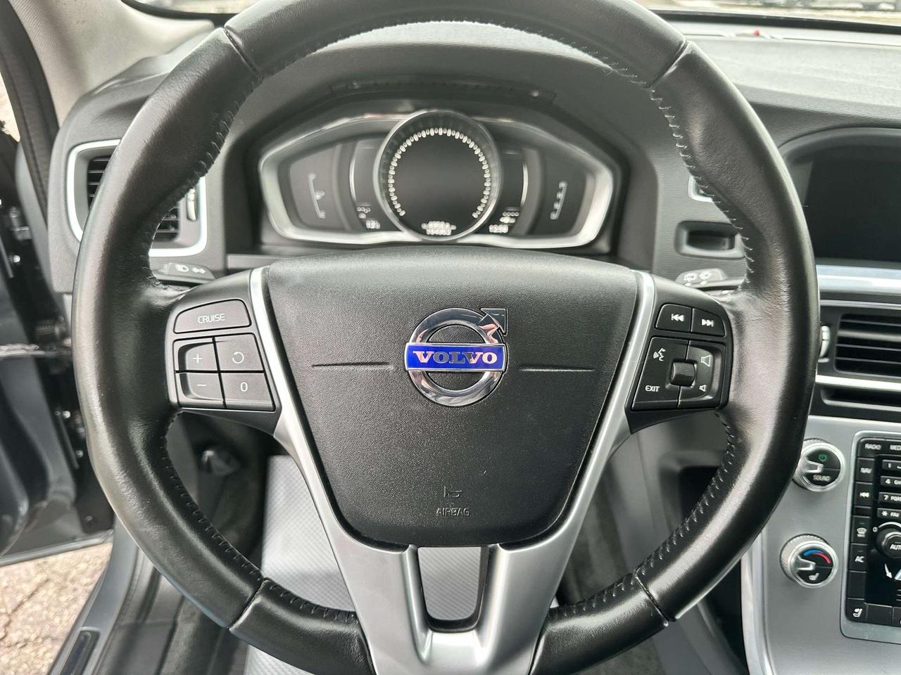 2017 Volvo V60 Cross Country T5 AWD ~ NO ACCIDENTS ~ CERTIFIED Photo