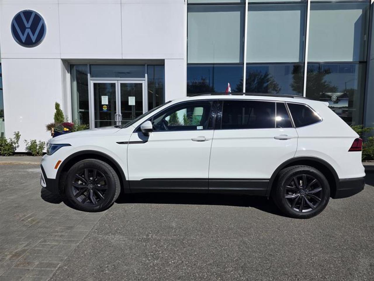 2022 Volkswagen Tiguan Comfortline 2.0T 8sp at w/Tip 4M Photo