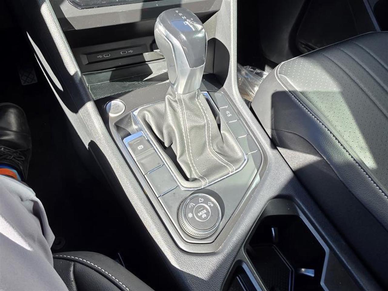 2022 Volkswagen Tiguan Comfortline 2.0T 8sp at w/Tip 4M Photo