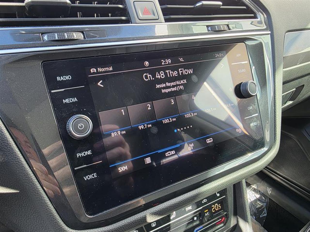 2022 Volkswagen Tiguan Comfortline 2.0T 8sp at w/Tip 4M Photo