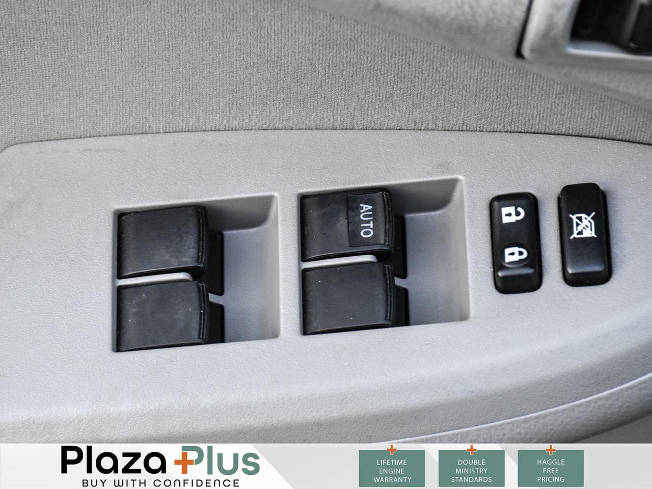 2013 Toyota Corolla 1 OWNER   CLEAN CARFAX   CERETIFIED / Photo