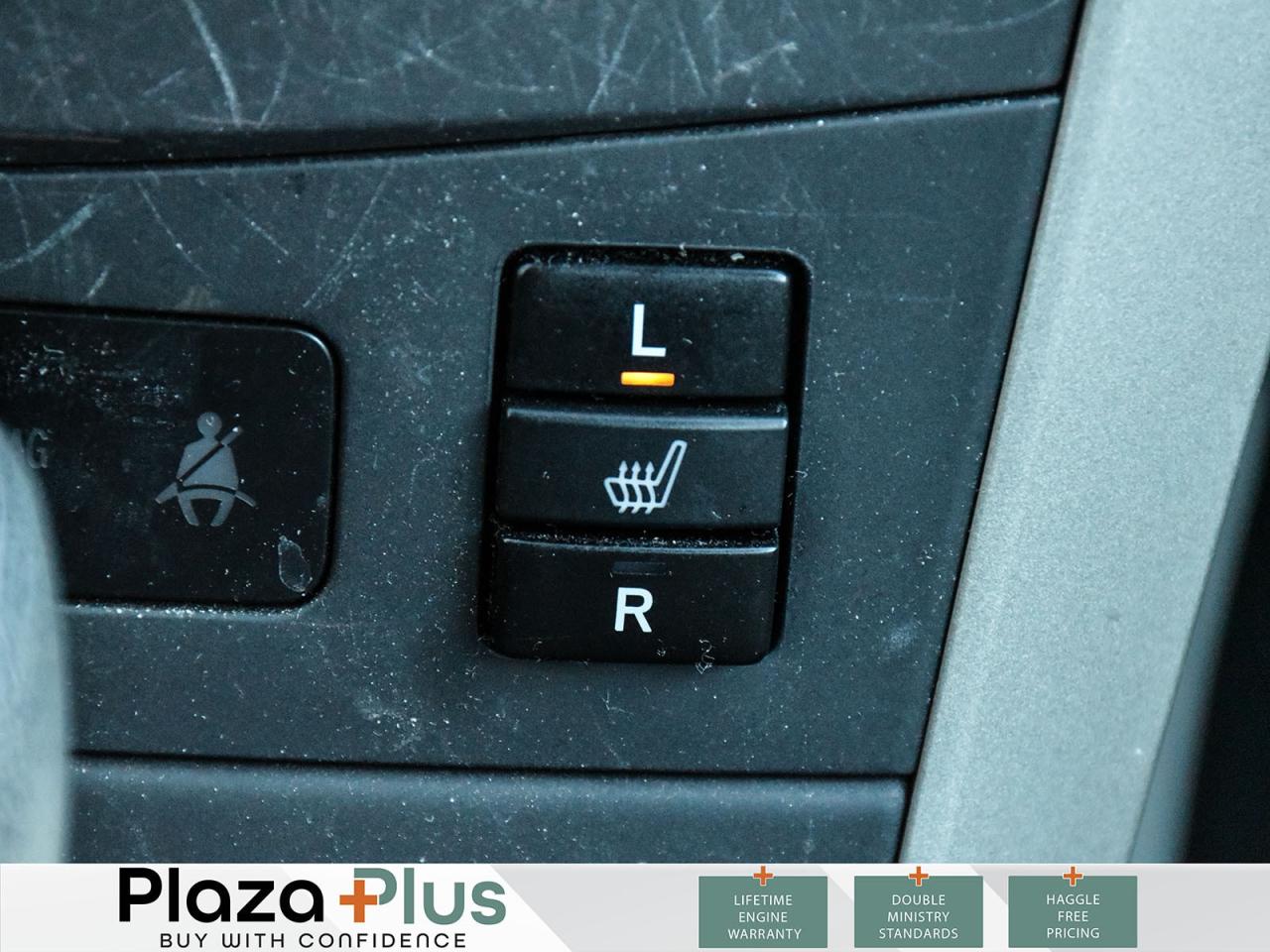 2013 Toyota Corolla 1 OWNER   CLEAN CARFAX   CERETIFIED / Photo