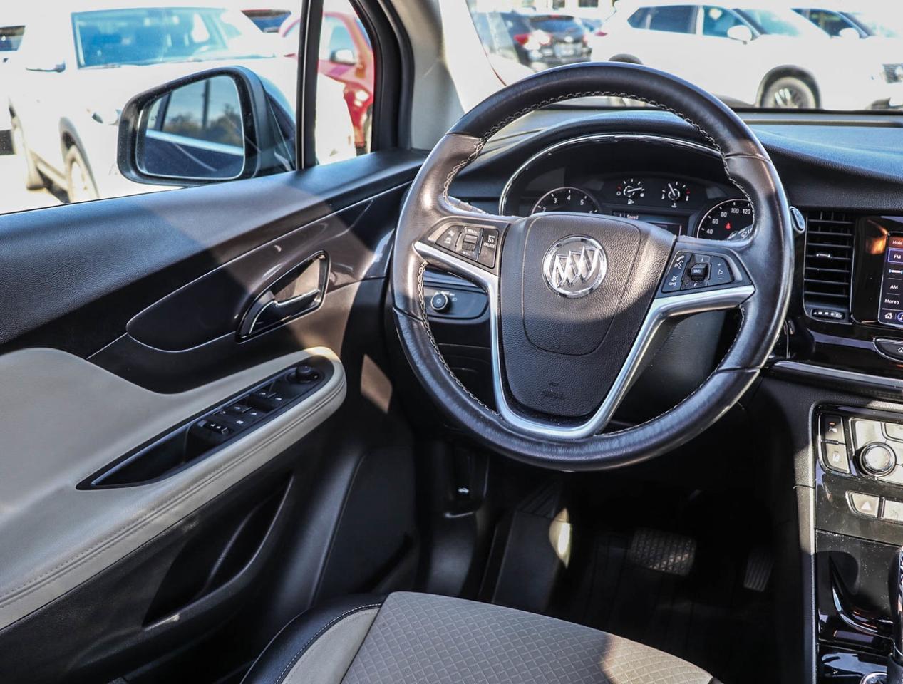 2022 Buick Encore Preferred AWD !!! ONE OWNER !!! LOW KM !!! ALLOYS Photo