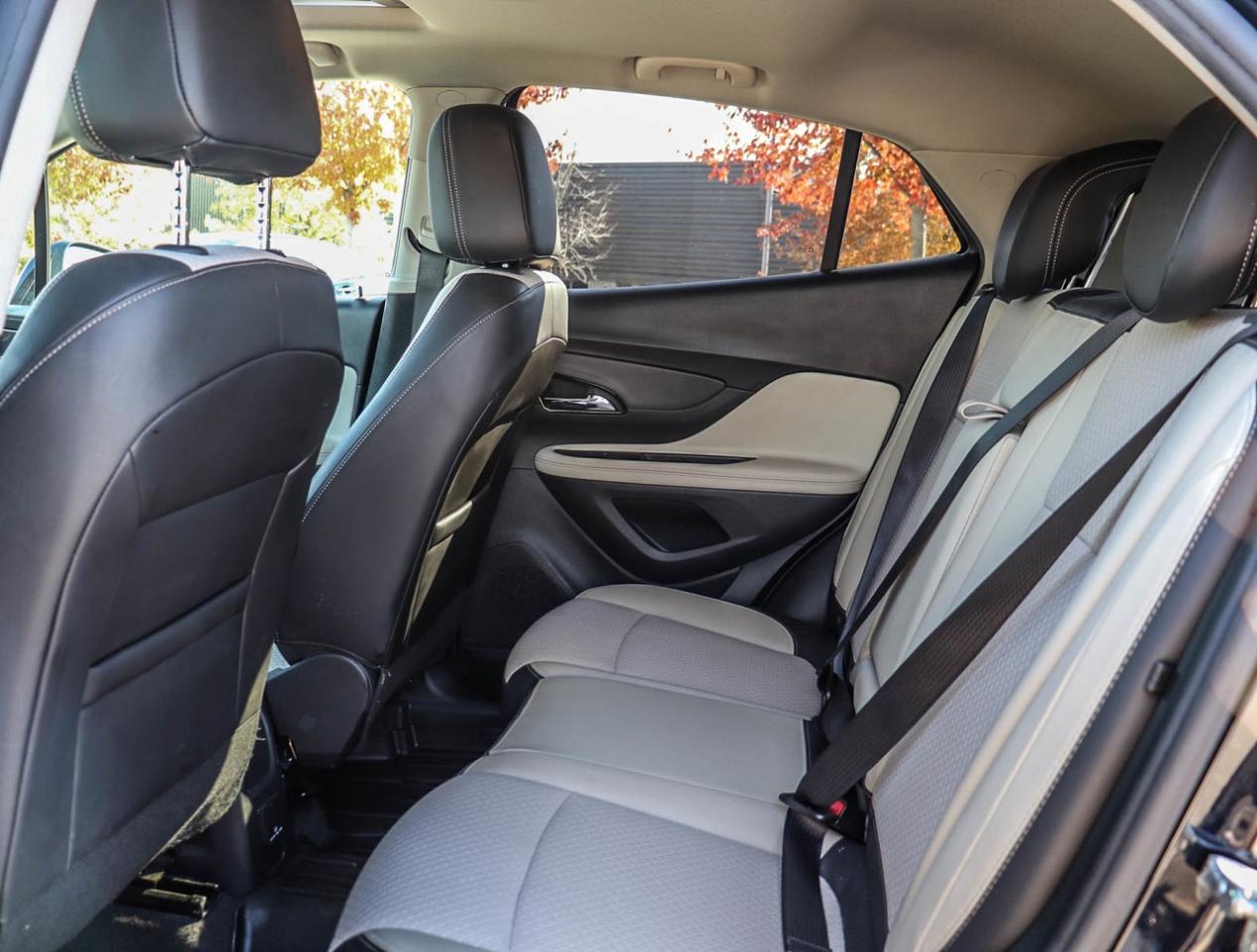 2022 Buick Encore Preferred AWD !!! ONE OWNER !!! LOW KM !!! ALLOYS Photo