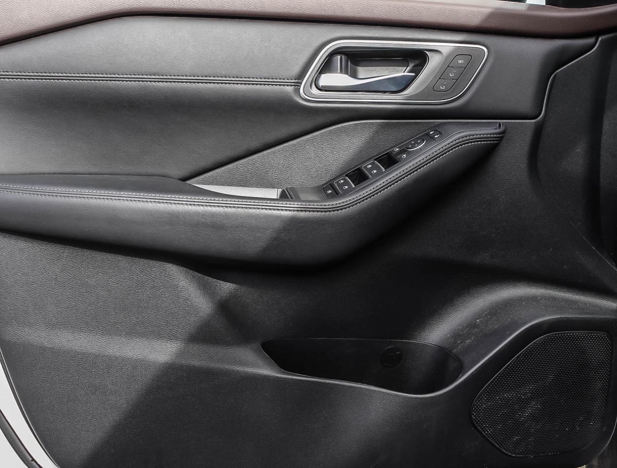 2023 Nissan Rogue Platinum Photo