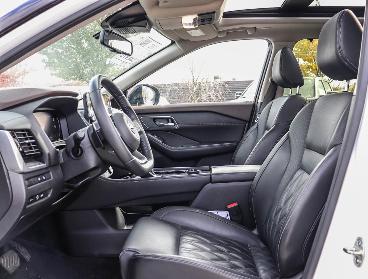 2023 Nissan Rogue Platinum Photo