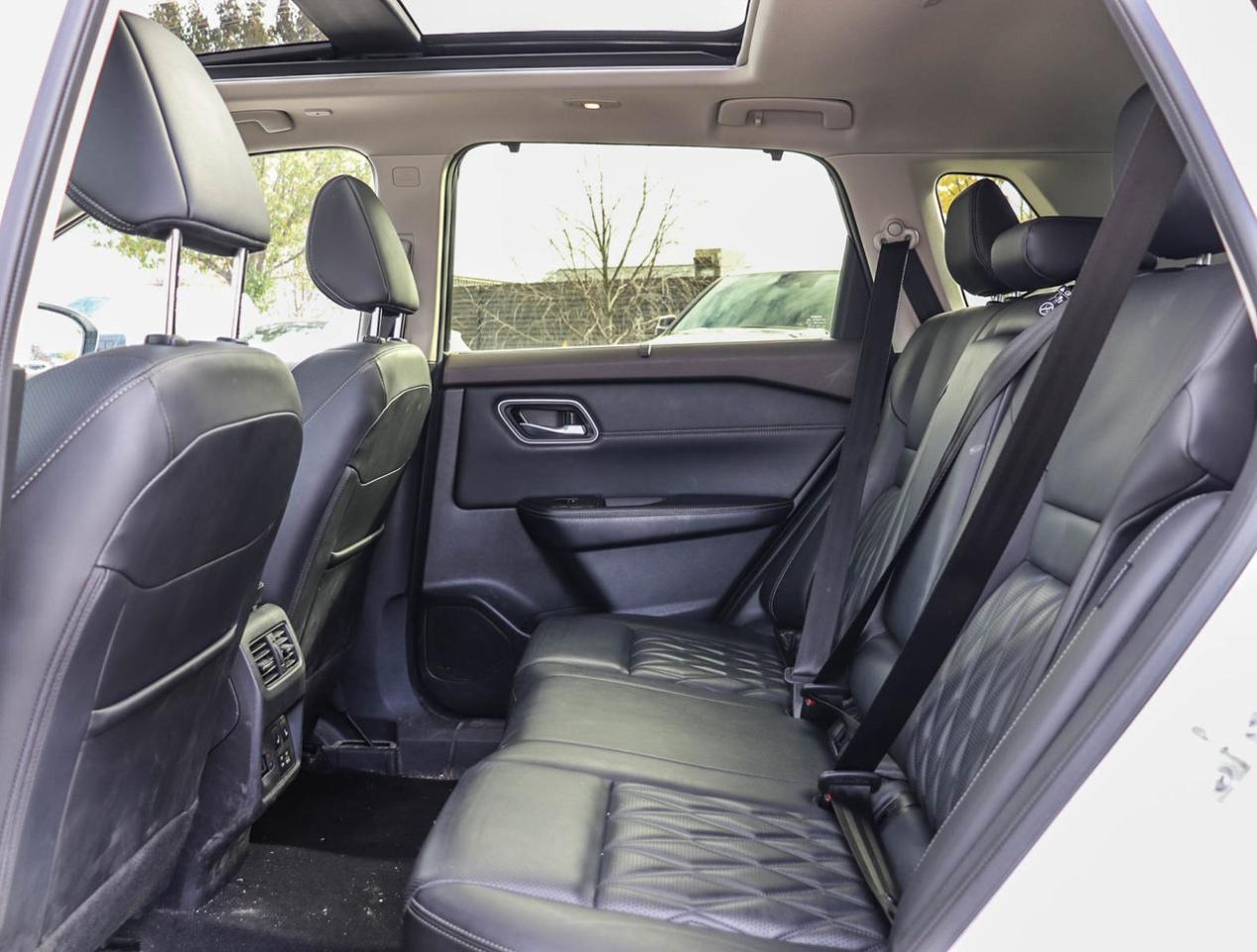 2023 Nissan Rogue Platinum Photo