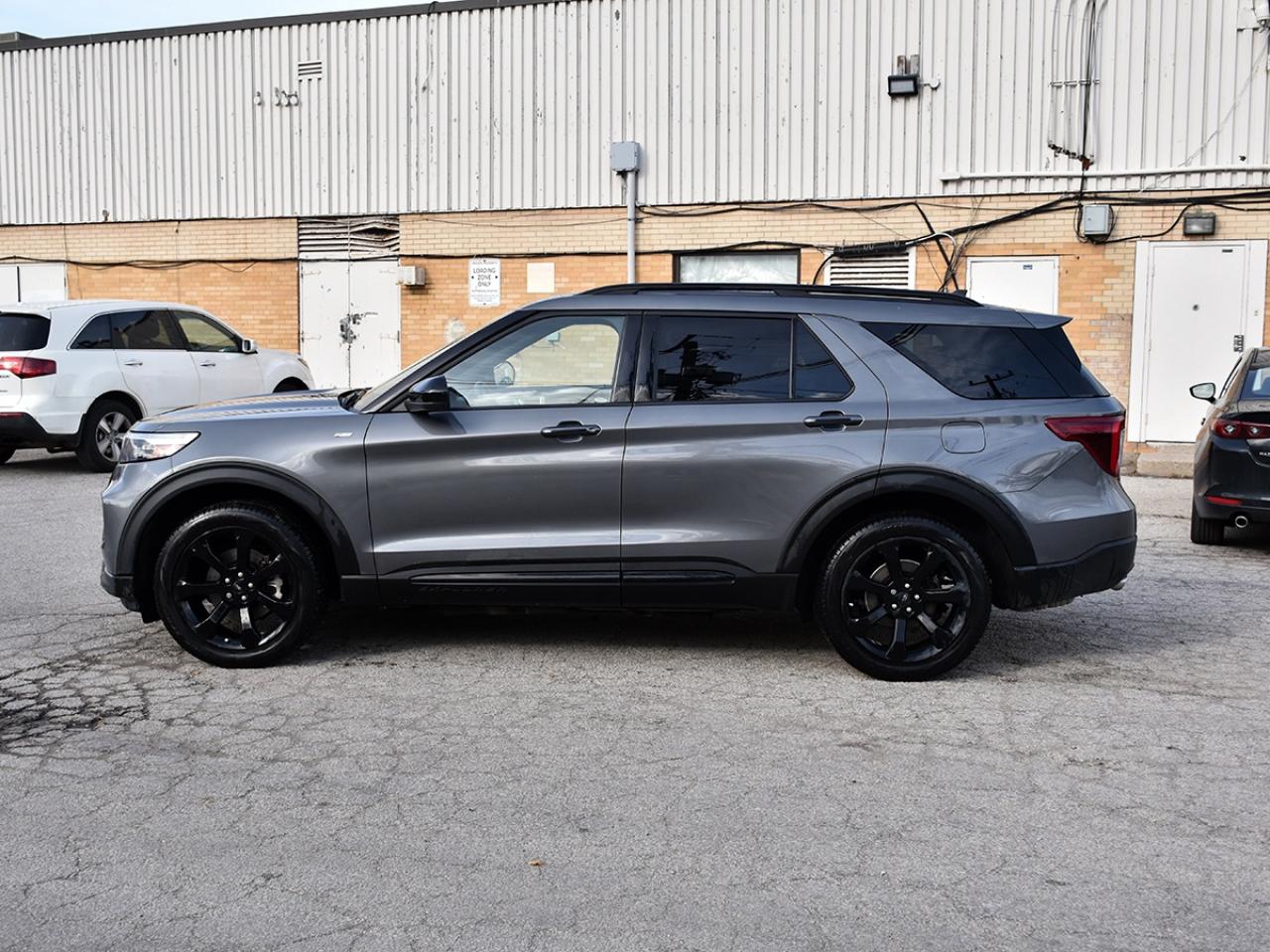 2023 Ford Explorer ST-Line I 4WD I FORD WARRANTY I 2.3L I 4CYL Photo4