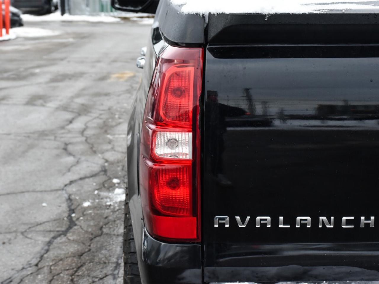 2012 Chevrolet Avalanche LTZ   Leather   Nav   Heated Seats   Memory Seats Photo