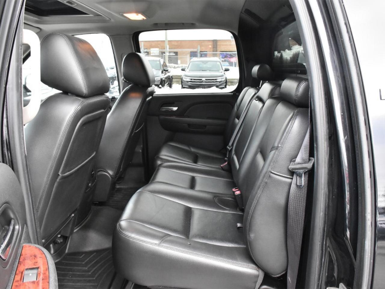 2012 Chevrolet Avalanche LTZ   Leather   Nav   Heated Seats   Memory Seats Photo