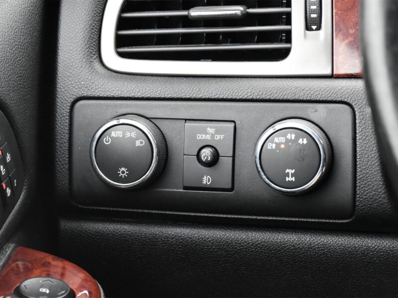 2012 Chevrolet Avalanche LTZ   Leather   Nav   Heated Seats   Memory Seats Photo