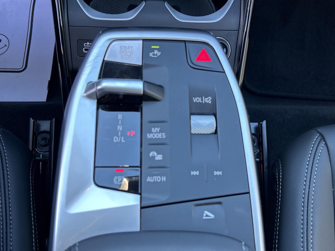 2025 BMW X1 PANOROOF, CARPLAY,ANDROID AUTO, REMOTE START, NAV Photo