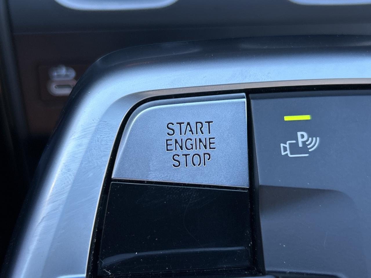 2025 BMW X1 PANOROOF, CARPLAY,ANDROID AUTO, REMOTE START, NAV Photo