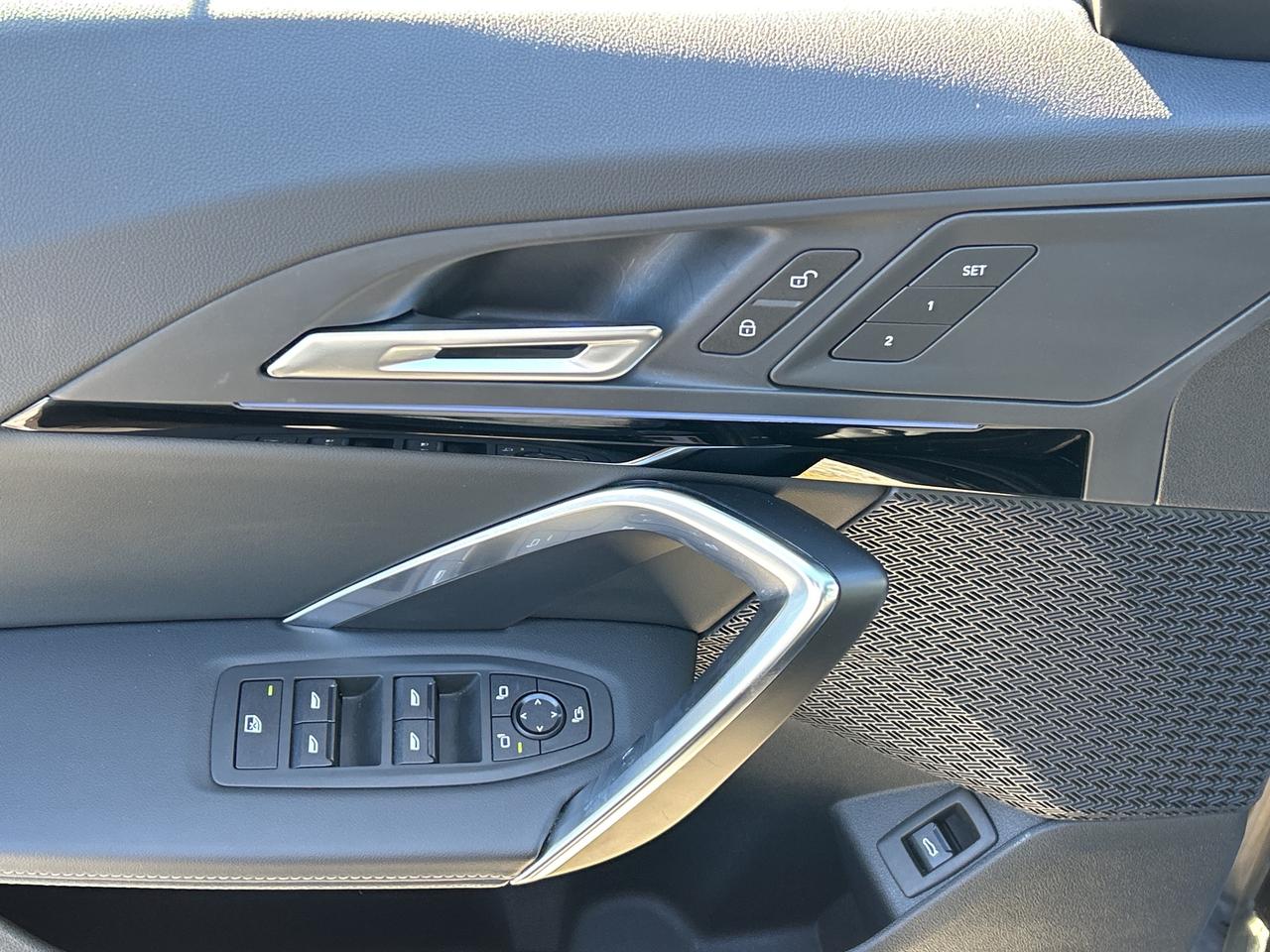 2025 BMW X1 PANOROOF, CARPLAY,ANDROID AUTO, REMOTE START, NAV Photo