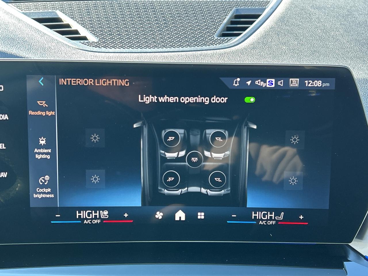 2025 BMW X1 PANOROOF, CARPLAY,ANDROID AUTO, REMOTE START, NAV Photo