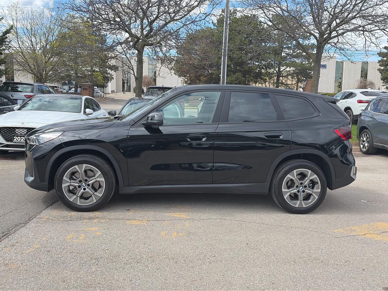 2025 BMW X1 PANOROOF, CARPLAY,ANDROID AUTO, REMOTE START, NAV Photo