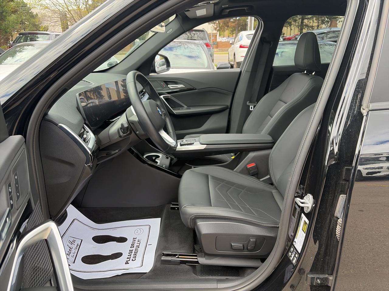 2025 BMW X1 PANOROOF, CARPLAY,ANDROID AUTO, REMOTE START, NAV Photo