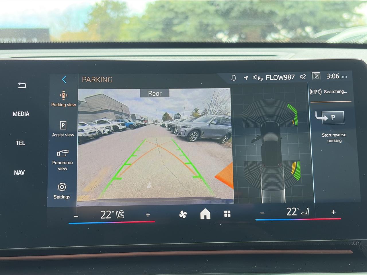 2025 BMW X1 PANOROOF, CARPLAY,ANDROID AUTO, REMOTE START, NAV Photo