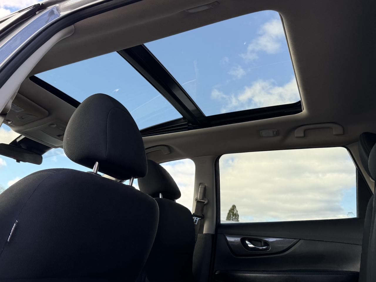 2020 Nissan Rogue SV I AWD I 360 CAM I PANORAMIC ROOF I Photo