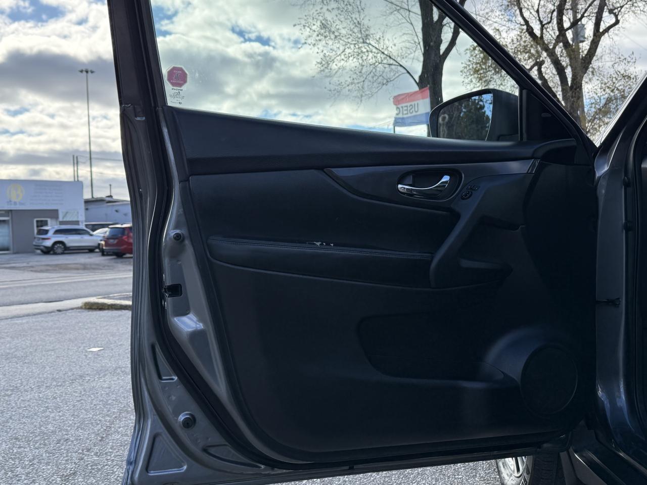 2020 Nissan Rogue SV I AWD I 360 CAM I PANORAMIC ROOF I Photo