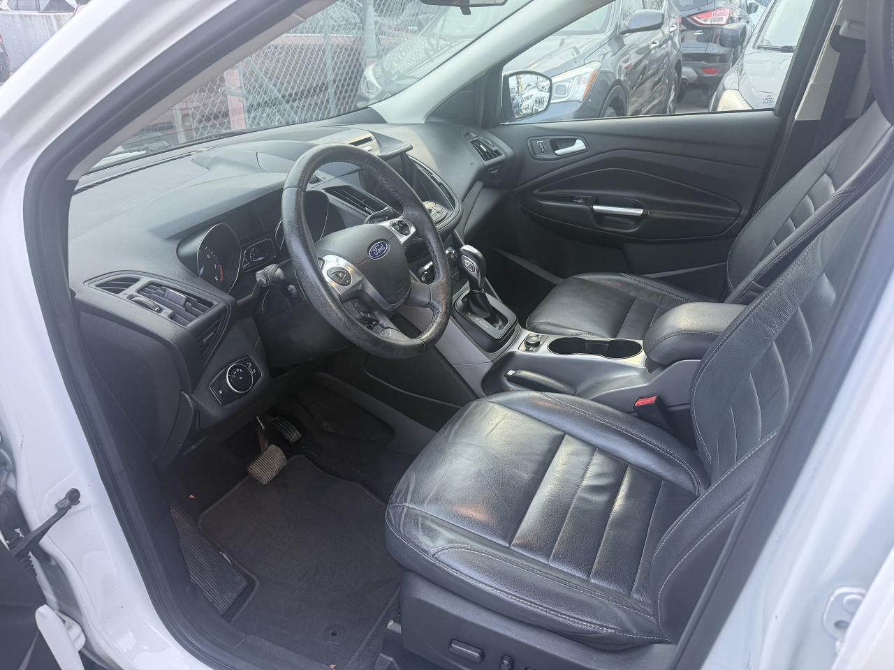 2015 Ford Escape *** 3 YEAR WARRANTY INCLUDED *** Photo