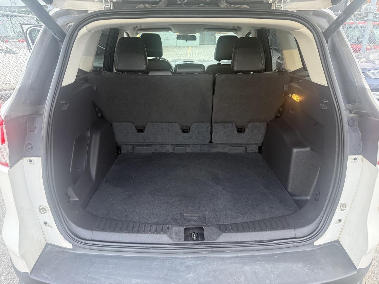 2015 Ford Escape *** 3 YEAR WARRANTY INCLUDED *** Photo