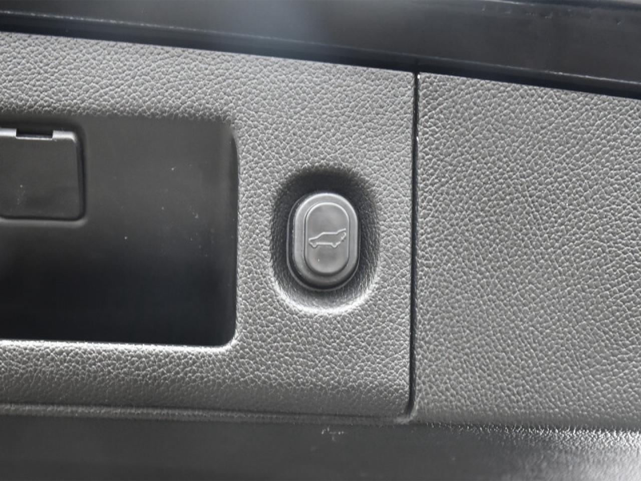 2015 Chevrolet Tahoe LTZ   Leather   Sunroof   Remote Start   Bluetooth Photo