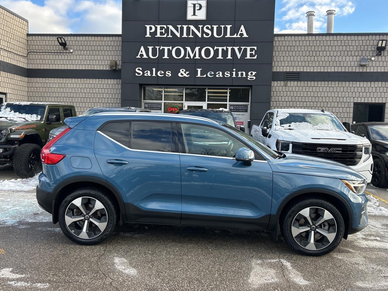 2024 Volvo XC40 B5 AWD PLUS-BRIGHT THEME,PANOROOF,CARPLAY,NAVI Photo