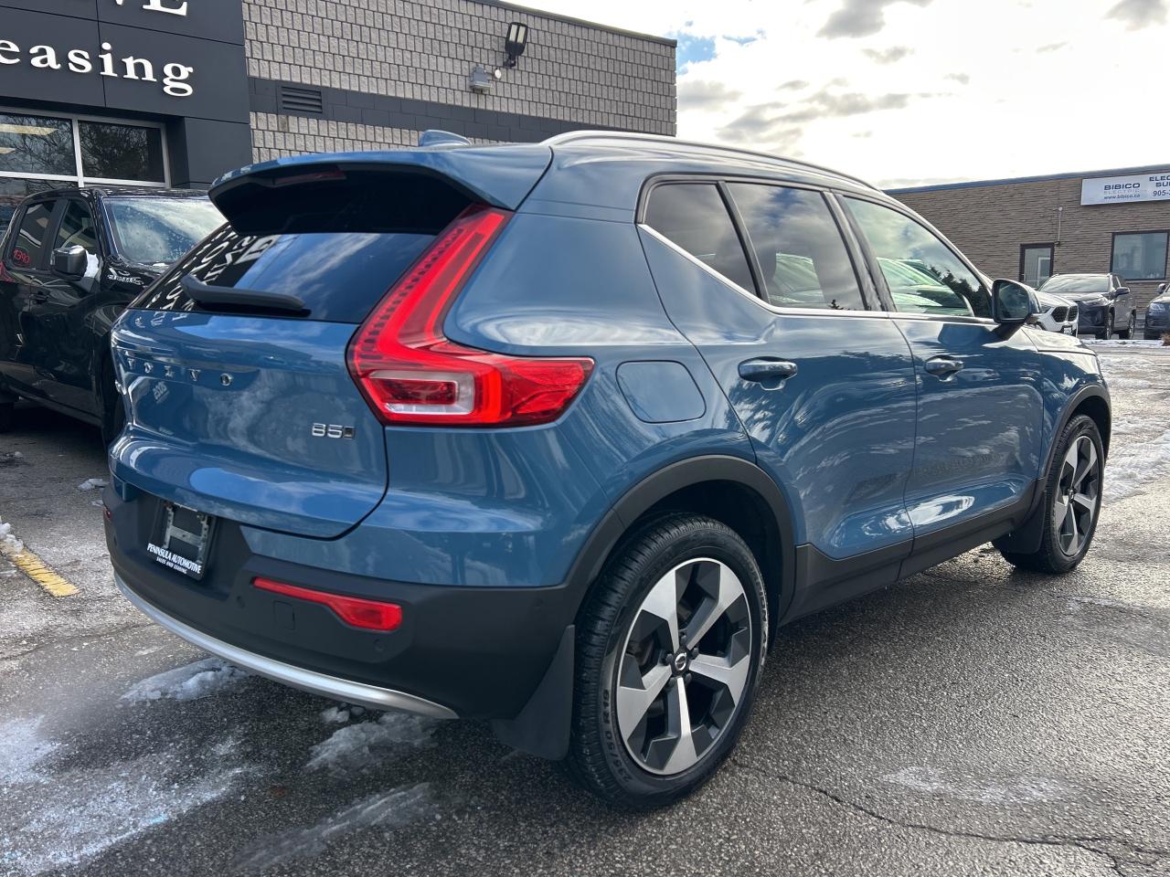 2024 Volvo XC40 B5 AWD PLUS-BRIGHT THEME,PANOROOF,CARPLAY,NAVI Photo
