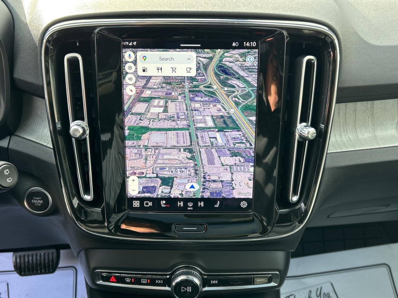 2024 Volvo XC40 B5 AWD PLUS-BRIGHT THEME,PANOROOF,CARPLAY,NAVI Photo