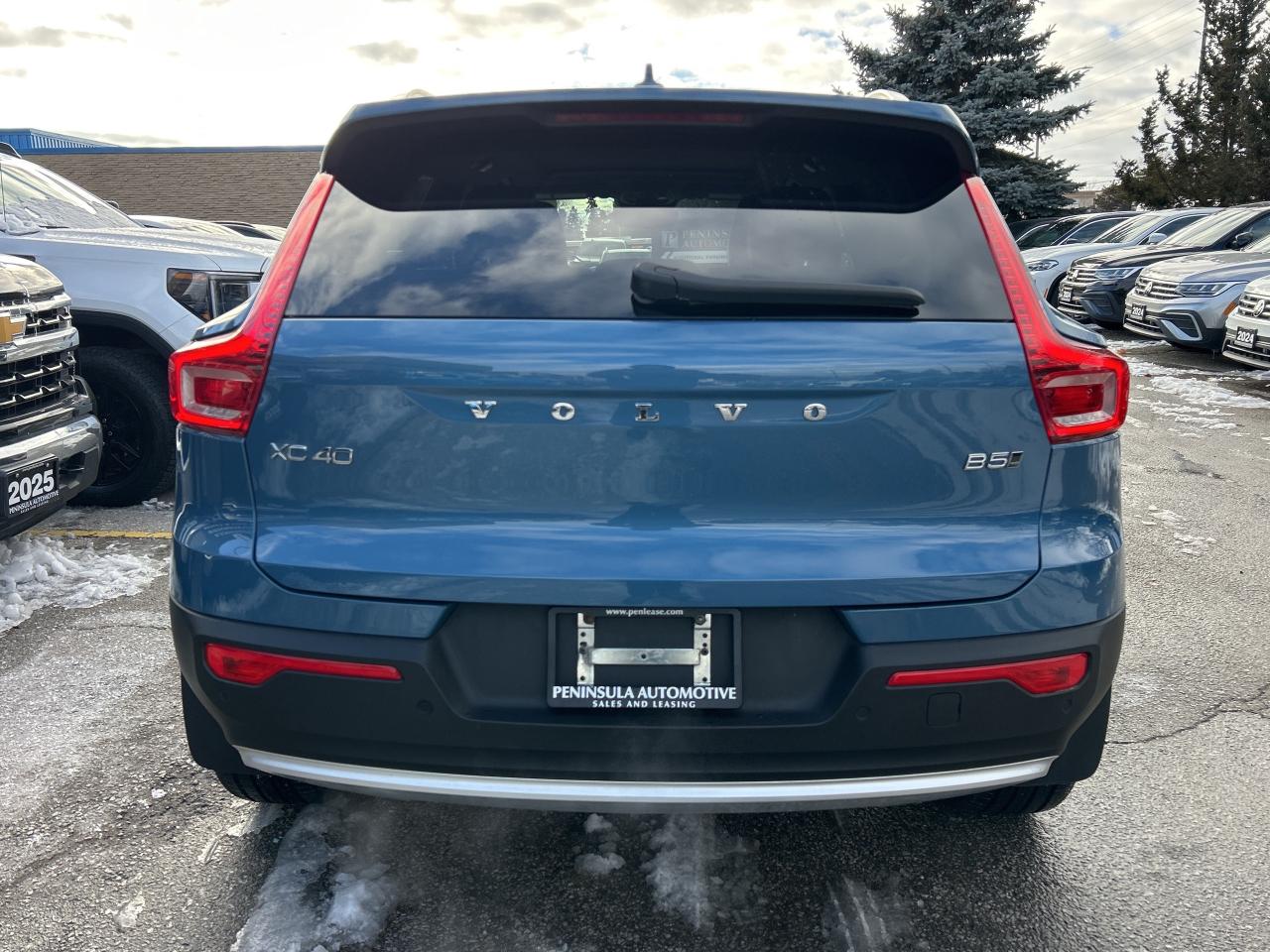 2024 Volvo XC40 B5 AWD PLUS-BRIGHT THEME,PANOROOF,CARPLAY,NAVI Photo